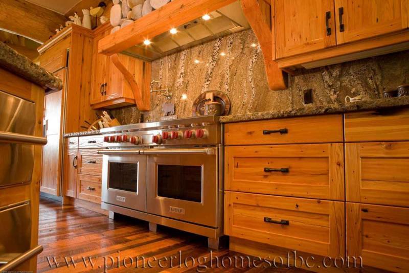 木别墅餐厅厨房欣赏三5187 帖子ID:1994-木图网-木结构之家 www.woodpic.cn