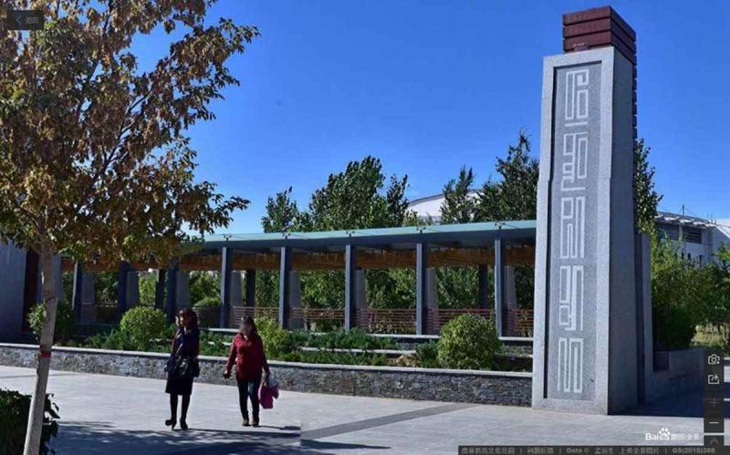 内蒙古二连浩特市奥林匹克文化公园钢木廊架5028 帖子ID:2248-木图网-木结构之家 www.woodpic.cn