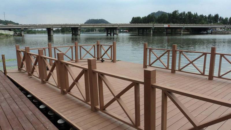 防腐木平台欣赏二九7266 帖子ID:2401-木图网-木结构之家 www.woodpic.cn