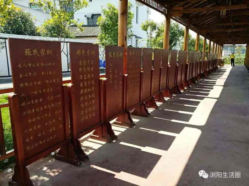 防腐木宣传栏欣赏二一7138 帖子ID:2828-木图网-木结构之家 www.woodpic.cn