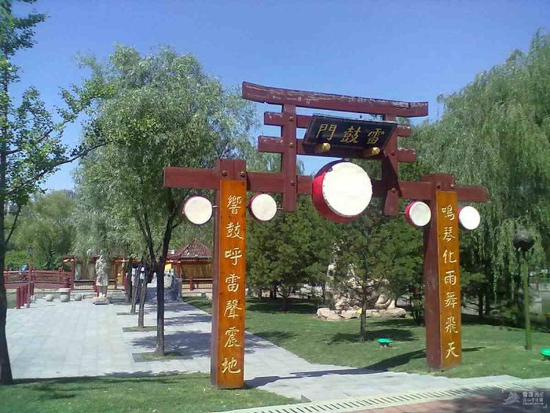 防腐木门欣赏一149 帖子ID:2741-木图网-木结构之家 www.woodpic.cn