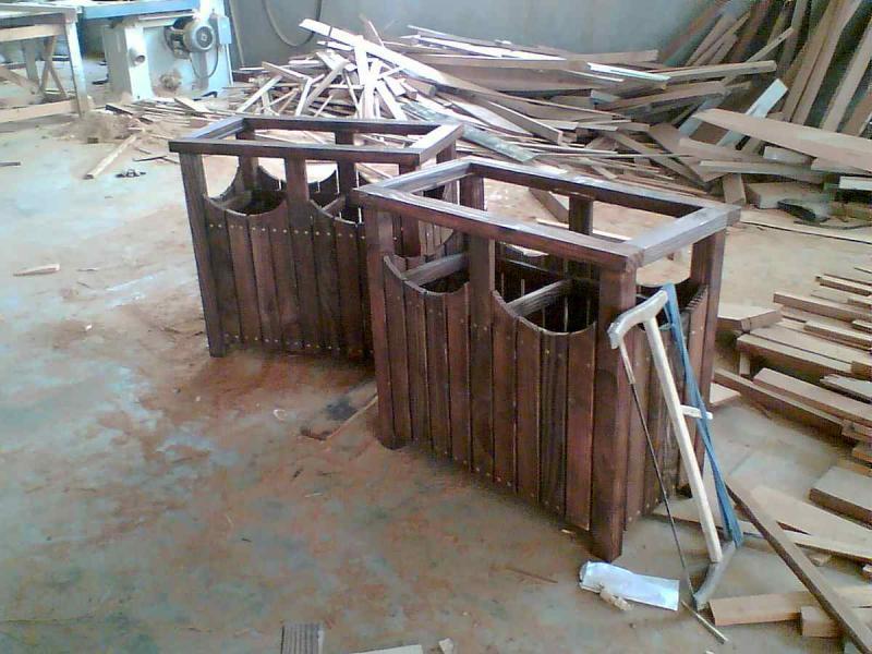 表面炭化木景观垃圾筒4886 帖子ID:2978-木图网-木结构之家 www.woodpic.cn
