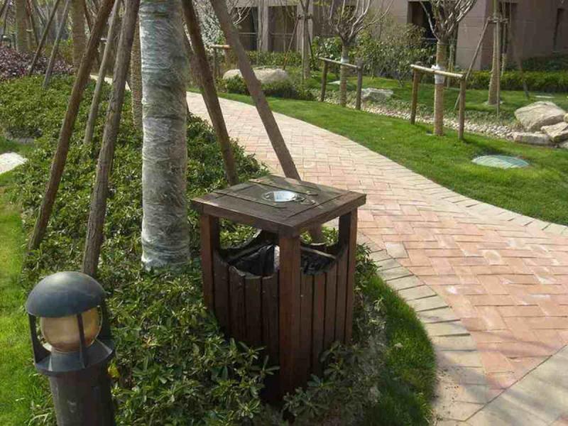 防腐木垃圾桶欣赏二3496 帖子ID:2878-木图网-木结构之家 www.woodpic.cn