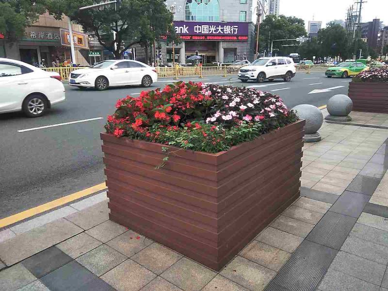 南昌市八一广场防腐木花箱8745 帖子ID:2991-木图网-木结构之家 www.woodpic.cn