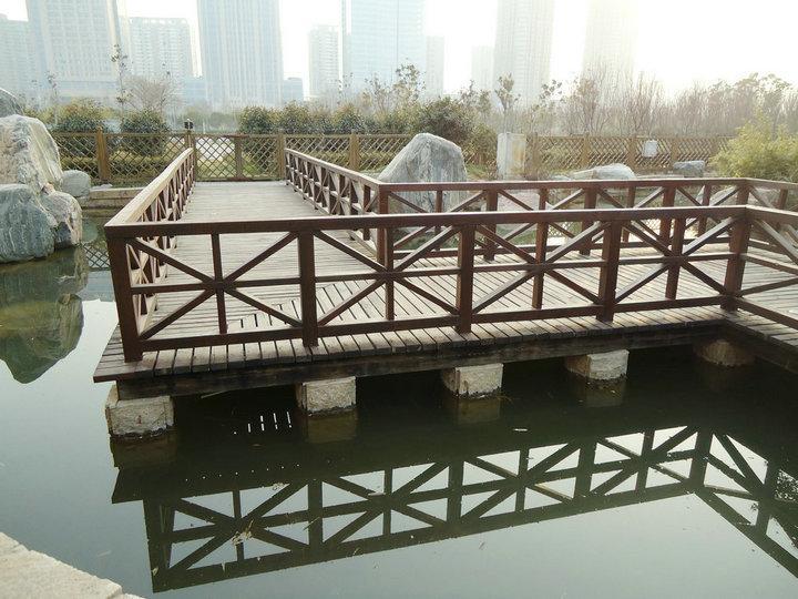 防腐木米字型木栏杆2805 帖子ID:963-木图网-木结构之家 www.woodpic.cn