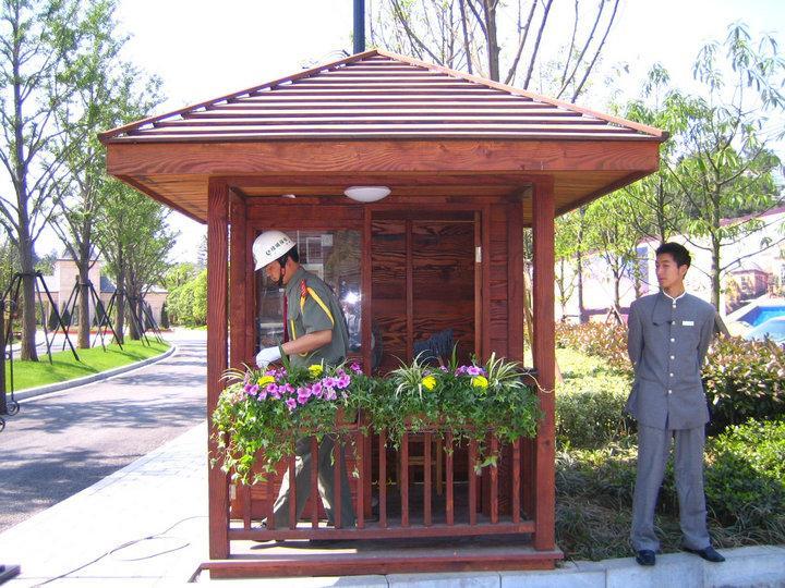 防腐木移动式岗亭5961 帖子ID:990-木图网-木结构之家 www.woodpic.cn