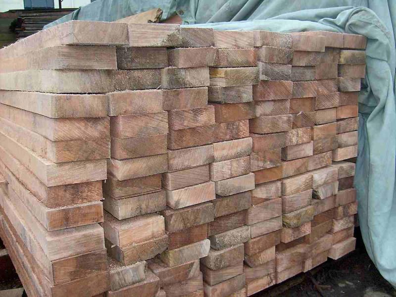 硬木加工圆木堆场3448 帖子ID:1537-木图网-木结构之家 www.woodpic.cn