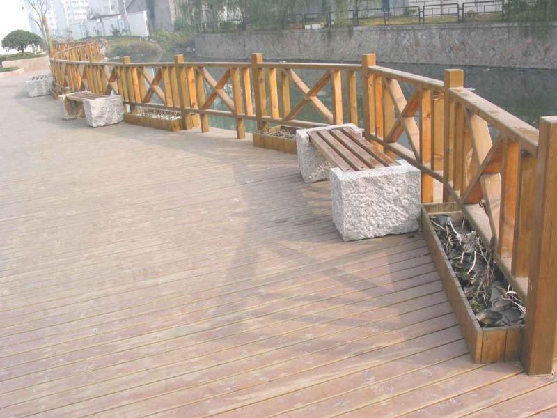 防腐木栏杆欣赏五7279 帖子ID:1718-木图网-木结构之家 www.woodpic.cn