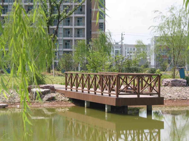 防腐木栏杆欣赏十4435 帖子ID:1723-木图网-木结构之家 www.woodpic.cn