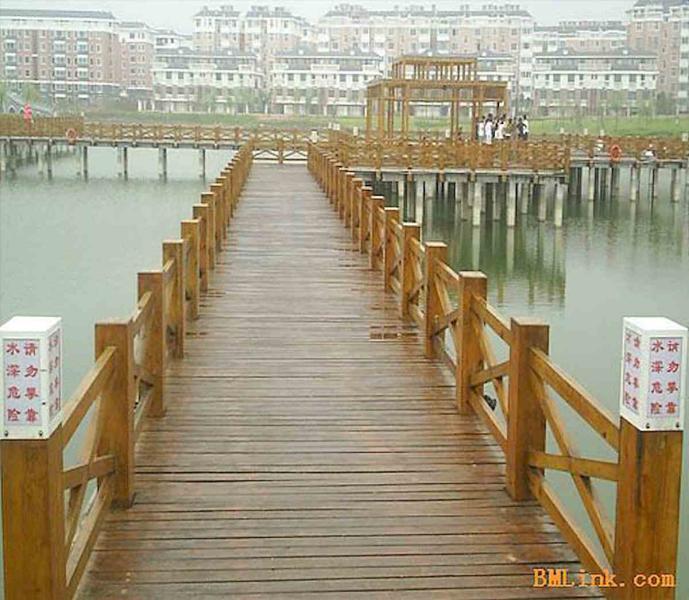 防腐木栏杆欣赏十三773 帖子ID:1726-木图网-木结构之家 www.woodpic.cn