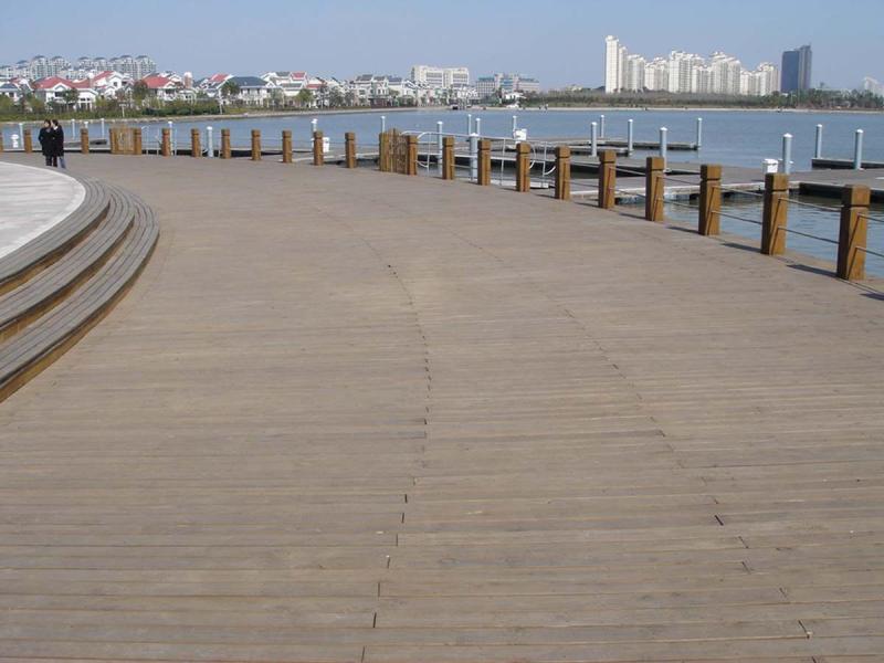 防腐木栏杆欣赏七8575 帖子ID:1720-木图网-木结构之家 www.woodpic.cn