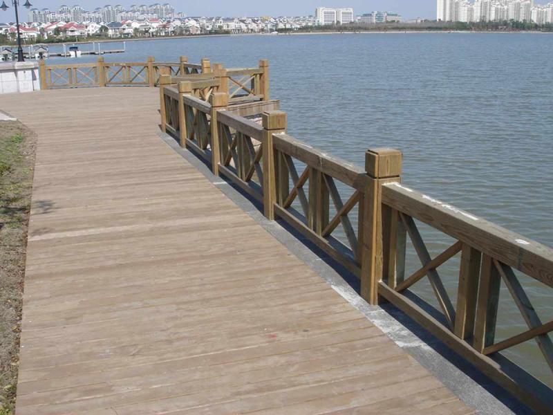 防腐木栏杆欣赏七4926 帖子ID:1720-木图网-木结构之家 www.woodpic.cn