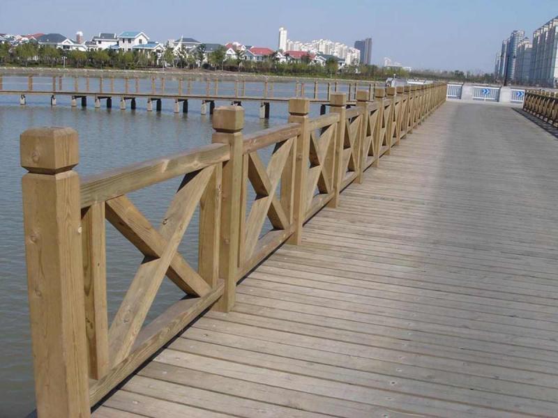 防腐木栏杆欣赏七7933 帖子ID:1720-木图网-木结构之家 www.woodpic.cn