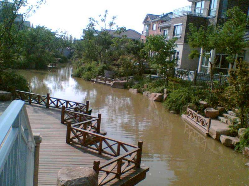 防腐木栏杆欣赏八6343 帖子ID:1721-木图网-木结构之家 www.woodpic.cn