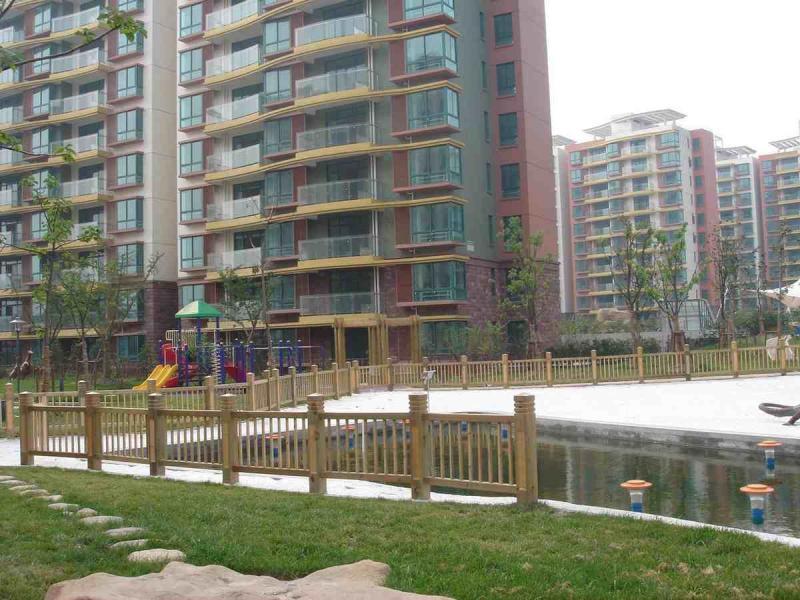 防腐木栏杆欣赏九7941 帖子ID:1722-木图网-木结构之家 www.woodpic.cn