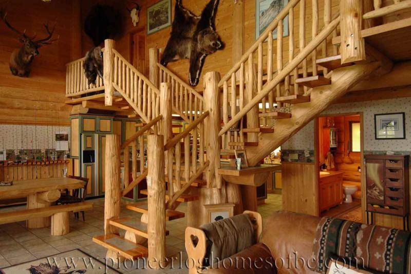 木别墅走廊楼梯欣赏六3373 帖子ID:1965-木图网-木结构之家 www.woodpic.cn