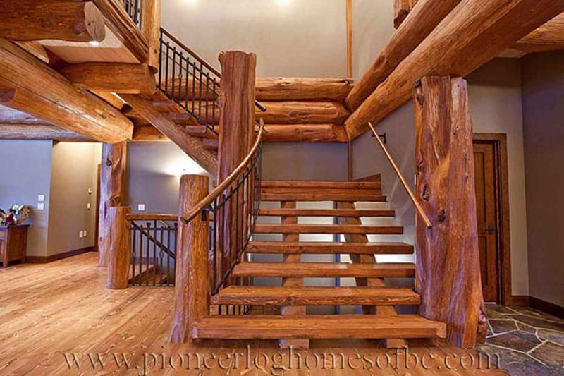 木别墅走廊楼梯欣赏七284 帖子ID:1966-木图网-木结构之家 www.woodpic.cn